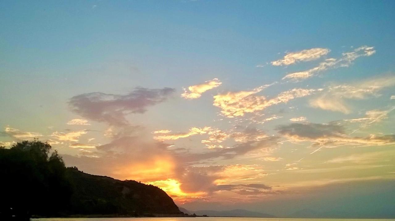 Paralia Platanou Seaview House Bagian luar foto